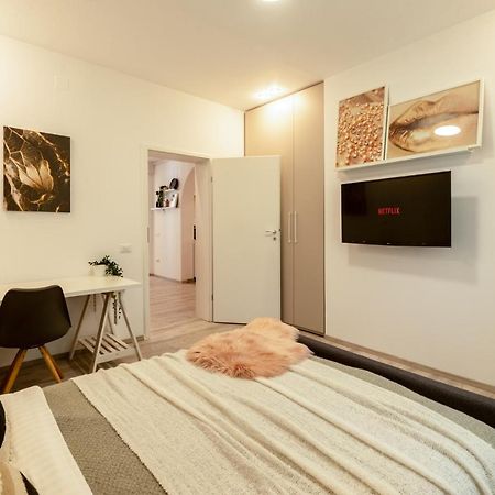 Ideal Stay: Spacious 2Br Apt Near Calea Victoriei Bucharest Exterior photo