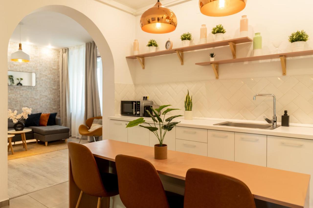 Ideal Stay: Spacious 2Br Apt Near Calea Victoriei Bucharest Exterior photo